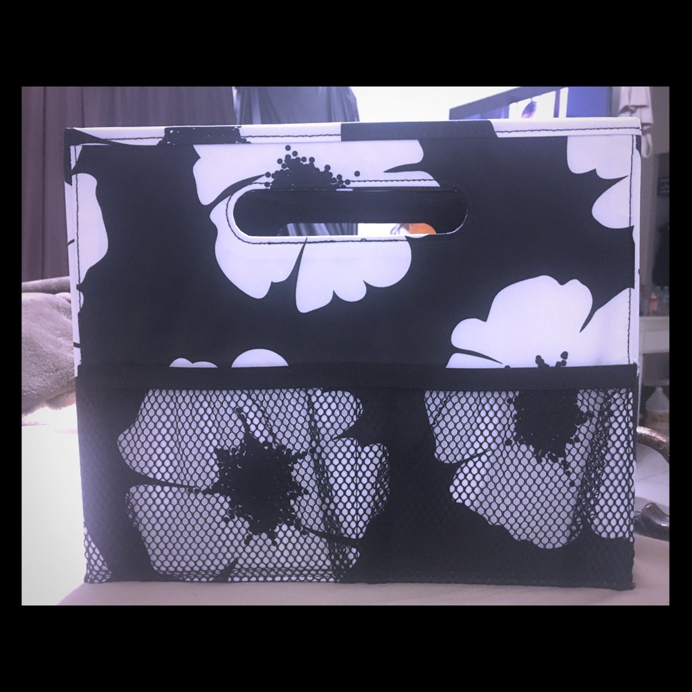 Fold n file. New in White Poppy